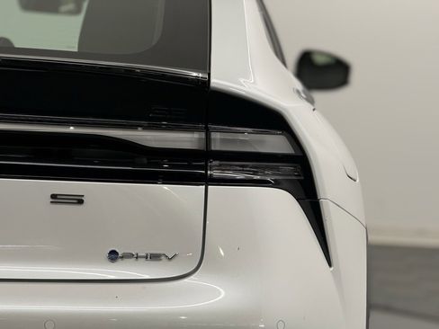 New 2026 Toyota Prius SE image 7