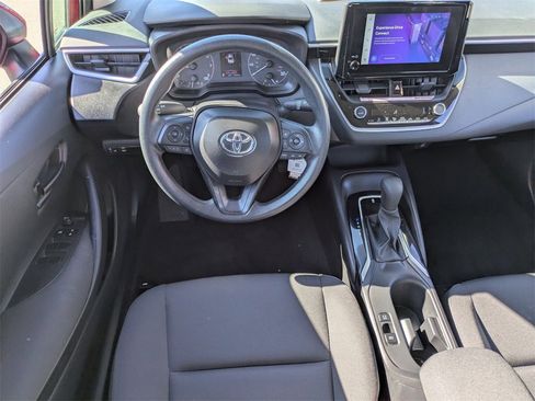 Used 2025 Toyota Corolla LE image 25