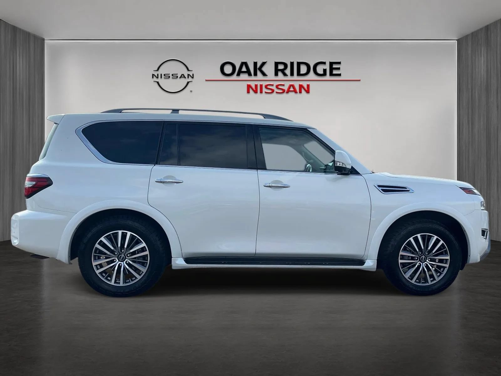 Used 2023 Nissan Armada SL RWD image 2