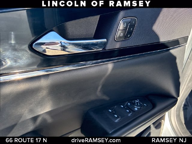 Used 2023 Lincoln Nautilus Reserve AWD/4WD image 14