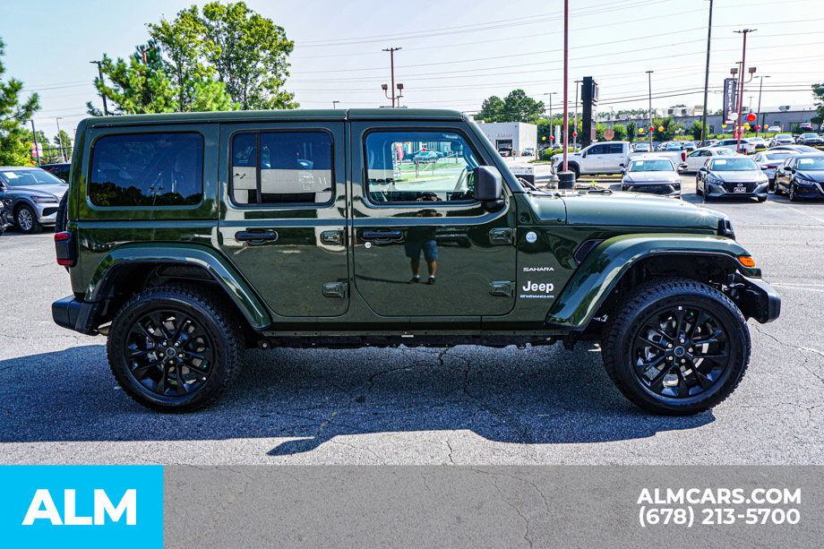 Used 2024 Jeep Wrangler Unlimited Sahara AWD/4WD image 8