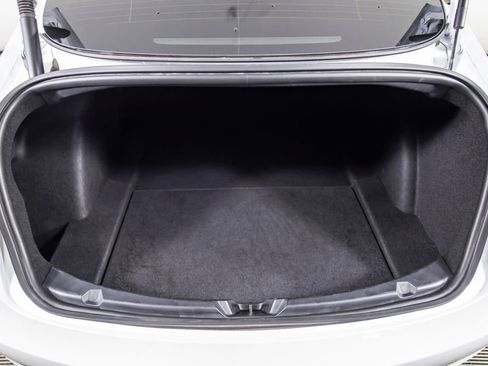 Used 2021 Tesla Model 3 Standard Range Plus image 9