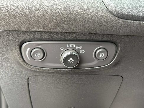 Used 2021 Buick Encore GX Preferred w/ Cold Weather Comfort Package AWD/4WD image 22