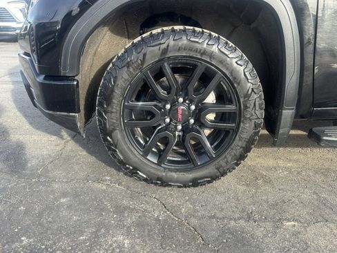 Used 2022 GMC Sierra 1500 Elevation w/ Elevation Premium Package image 9