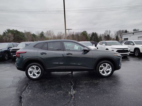 New 2026 Chevrolet Trax LS w/ LS Convenience Package image 2