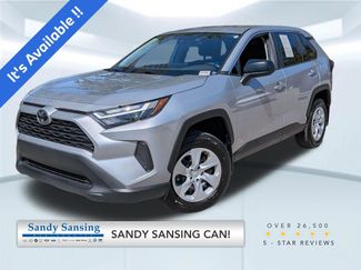 Used 2025 Toyota RAV4 LE video 1