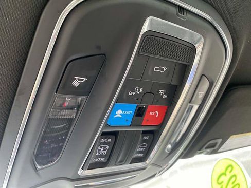 Certified 2023 Jeep Grand Cherokee Altitude image 31