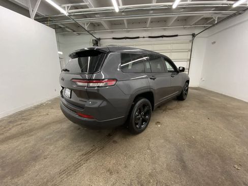 Used 2022 Jeep Grand Cherokee L Limited w/ Luxury Tech Group II image 6