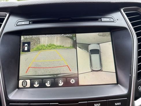 Used 2017 Hyundai Santa Fe Limited FWD image 16