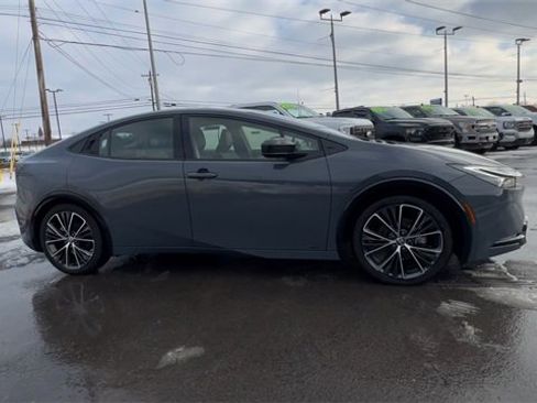 Used 2024 Toyota Prius XLE image 9