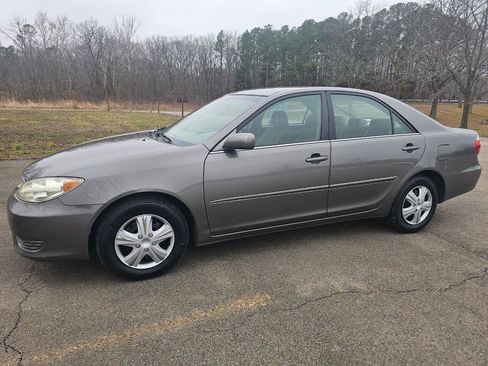 Used 2006 Toyota Camry XLE image 11