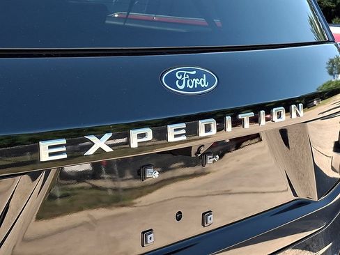 Used 2025 Ford Expedition Max Active AWD/4WD image 10