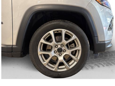 Used 2025 Jeep Compass Limited image 50