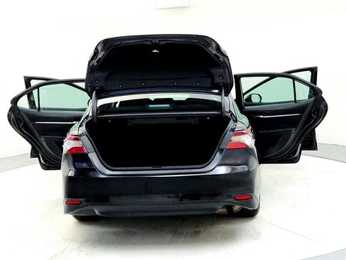 Certified 2022 Toyota Camry LE image 11