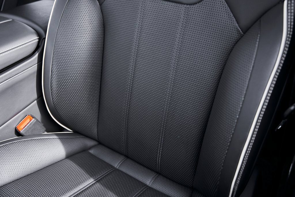Used 2023 Bentley Bentayga Extended Wheelbase AWD/4WD image 48