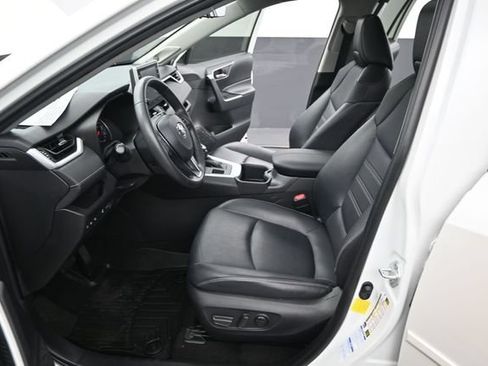Used 2022 Toyota RAV4 XLE Premium AWD/4WD image 13