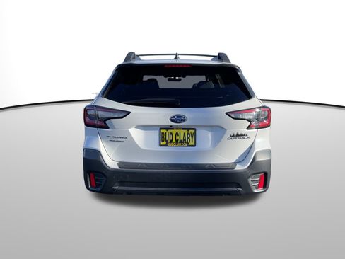 Used 2020 Subaru Outback Premium image 5