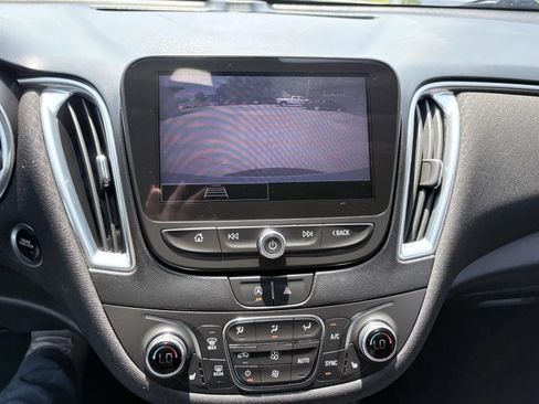 Used 2021 Chevrolet Malibu LT FWD image 12
