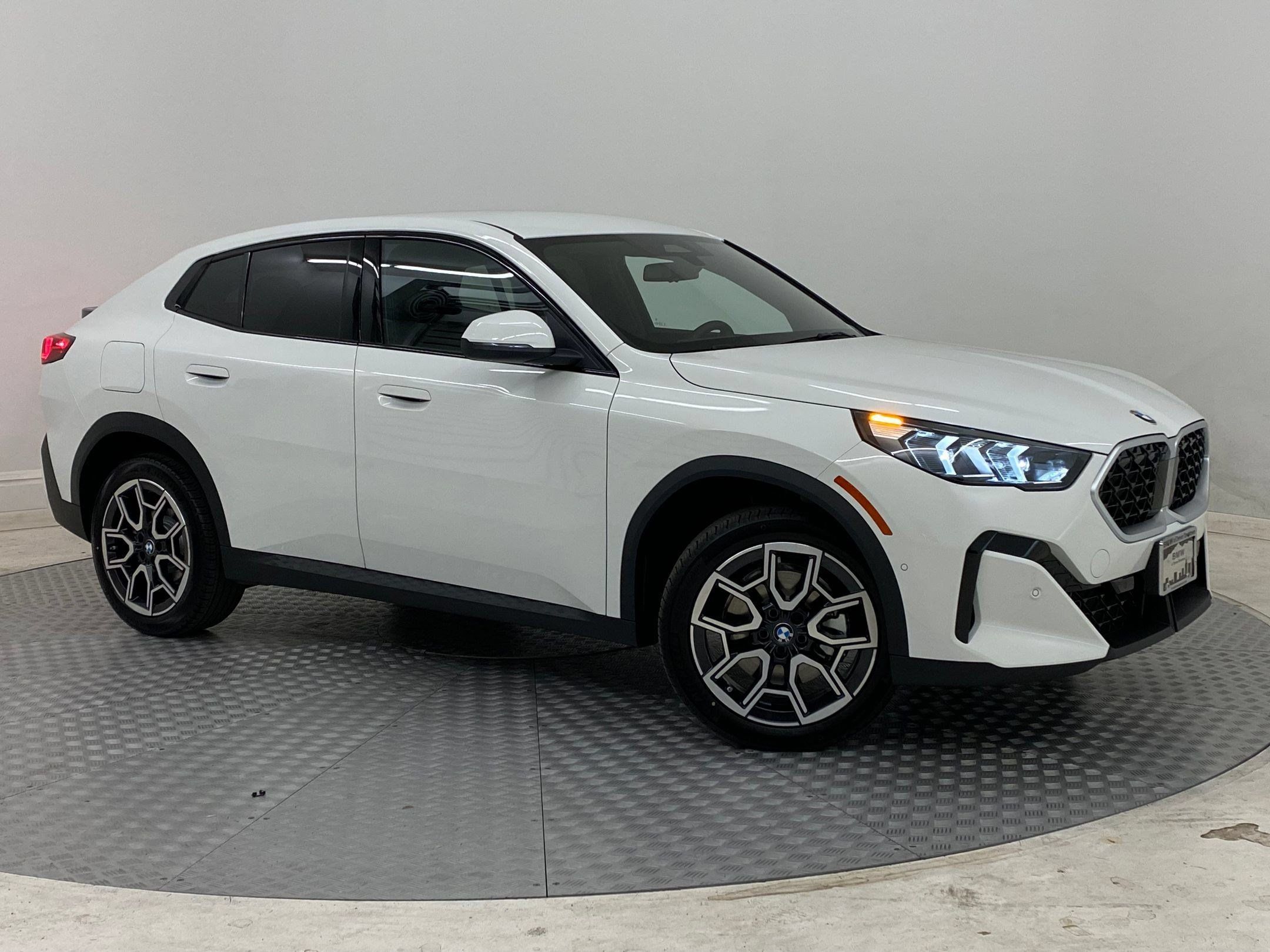 Used 2026 BMW X2 xDrive28i w/ Convenience Package AWD/4WD image 6