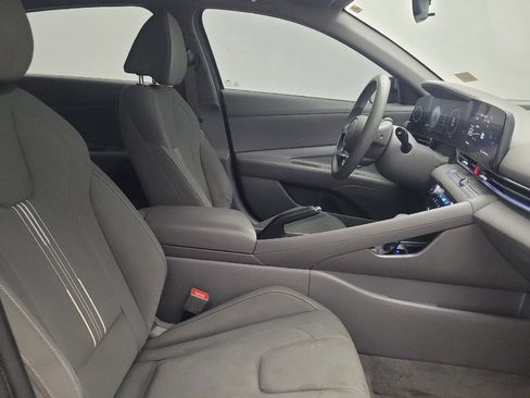 Used 2024 Hyundai Elantra SEL FWD image 21