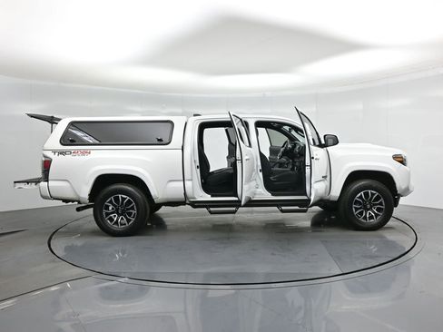 Used 2022 Toyota Tacoma TRD Sport image 4