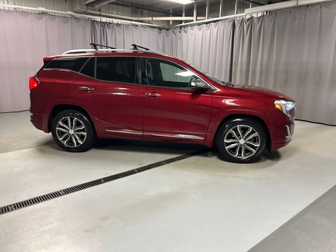 Used 2018 GMC Terrain Denali w/ Comfort Package image 8
