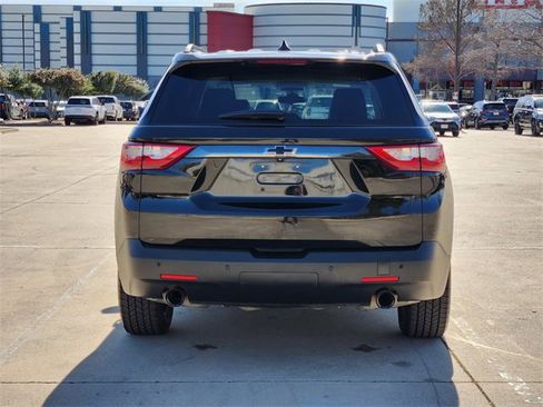 Used 2020 Chevrolet Traverse LT w/ LPO, Blackout Package image 6