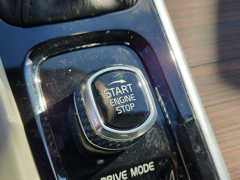 Certified 2021 Volvo S60 T5 Momentum w/ Protection Package Premier image 22