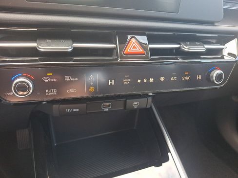 New 2026 Kia Niro LX image 14