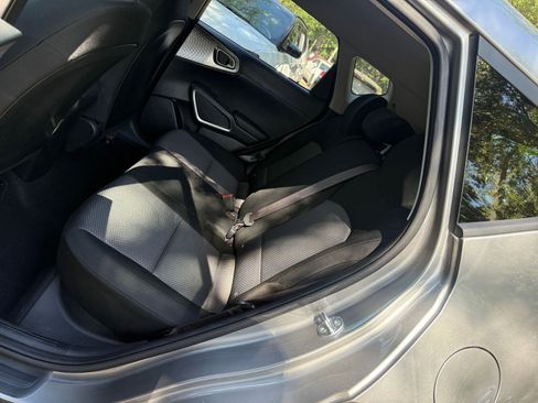 Used 2025 Kia Soul LX w/ LX Technology Package FWD image 22