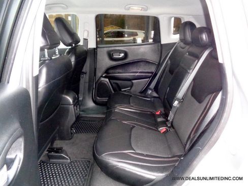 Used 2018 Jeep Compass Latitude w/ Popular Equipment Group image 17