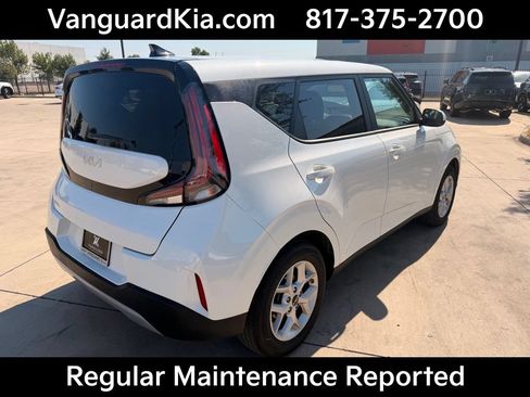 Certified 2025 Kia Soul LX w/ LX Technology Package FWD image 4