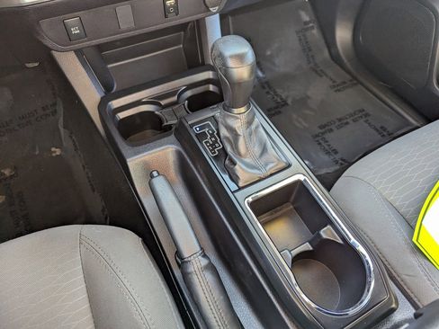 Used 2017 Toyota Tacoma SR image 15