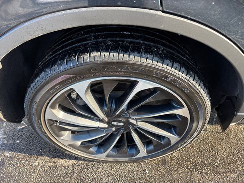 Certified 2023 Lincoln Aviator Reserve w/ Equipment Group 201A image 10