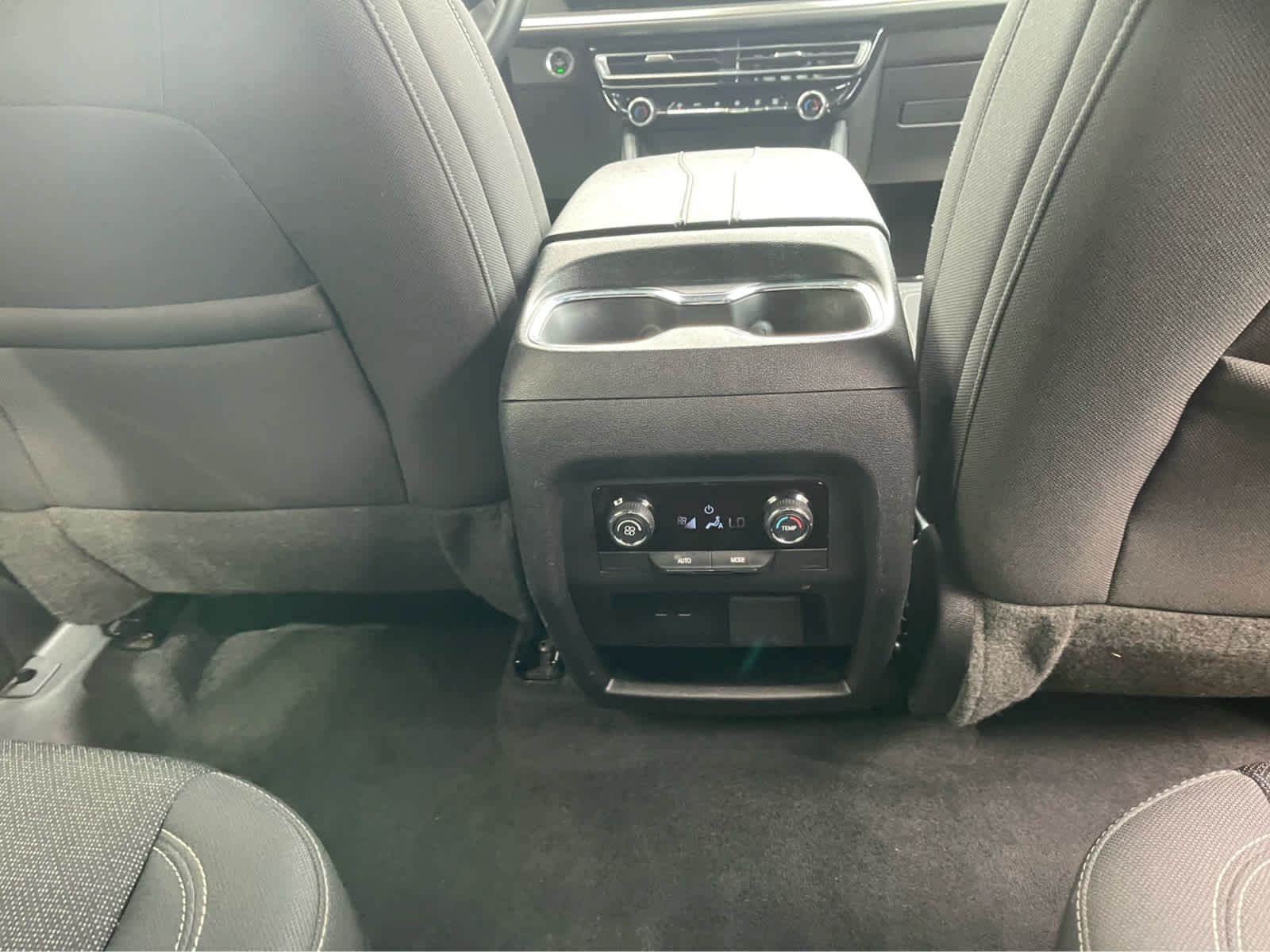 Used 2024 Chevrolet Traverse LT AWD/4WD image 26