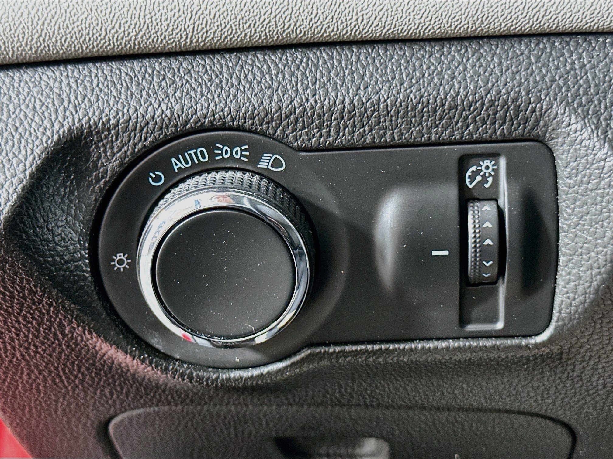 Used 2016 Chevrolet Cruze LS FWD image 16