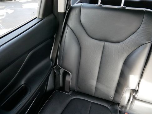 Used 2021 Hyundai Santa Fe Limited image 12