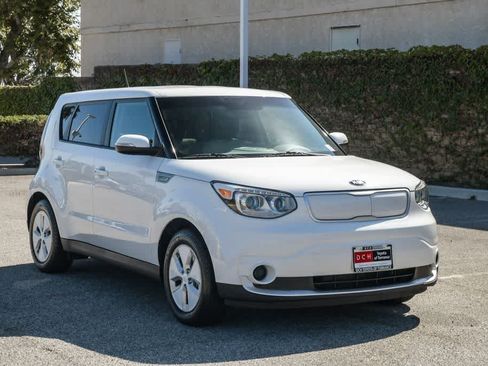 Used 2016 Kia Soul EV FWD image 3
