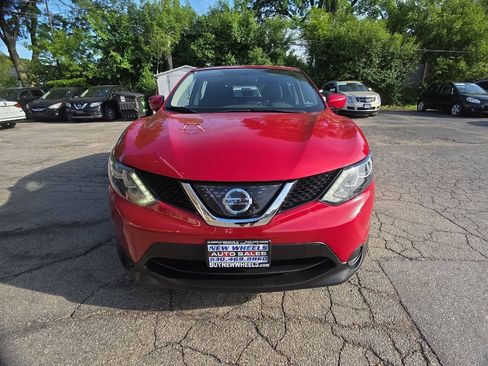 Used 2018 Nissan Rogue Sport S w/ S Appearance Package AWD/4WD image 4