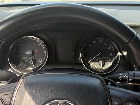 Used 2023 Toyota Camry SE FWD image 18
