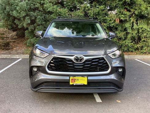 Certified 2024 Toyota Highlander LE image 19