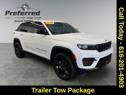 Used 2025 Jeep Grand Cherokee Altitude