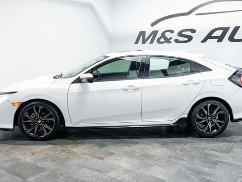 Used 2019 Honda Civic Sport Touring image 3