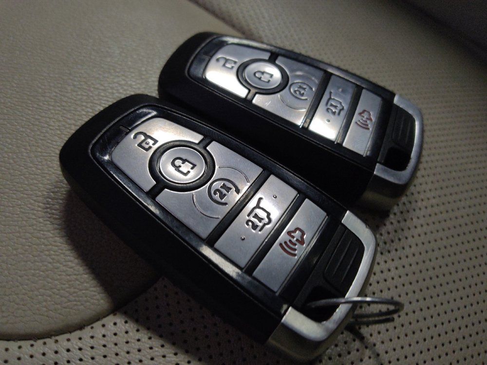 Used 2020 Ford Edge Titanium w/ Equipment Group 301A FWD image 32