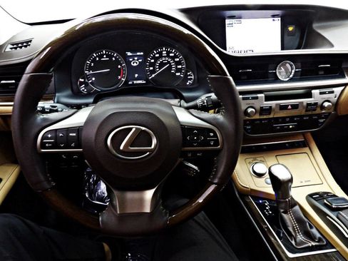 Used 2016 Lexus ES 350 Base 4dr Sedan image 19