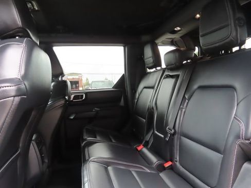 Used 2025 Ford Bronco Outer Banks AWD/4WD image 22