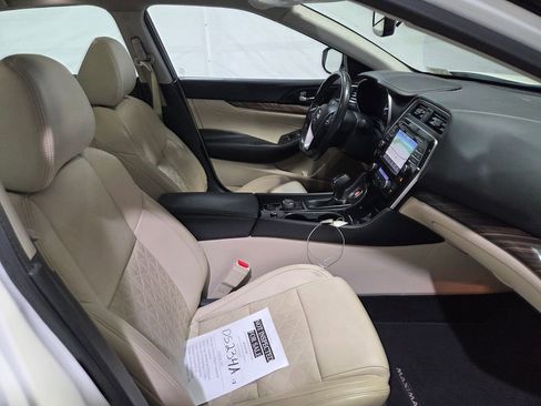 Used 2018 Nissan Maxima Platinum image 9