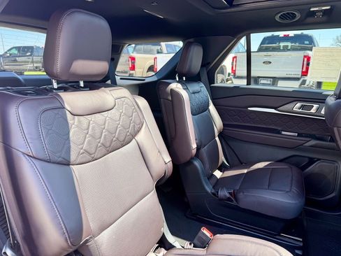 New 2026 Ford Explorer Platinum image 21