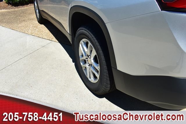 Certified 2022 Chevrolet Traverse LS FWD image 17