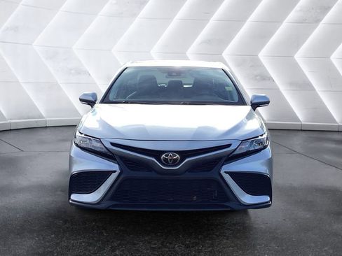 Used 2023 Toyota Camry SE FWD image 2